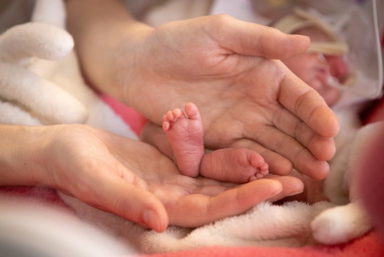Helping Hands: Ways To Support a Friend With a Preemie Baby
